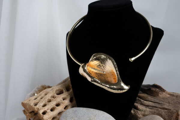 Tulip/Leaf Shaped Necklace