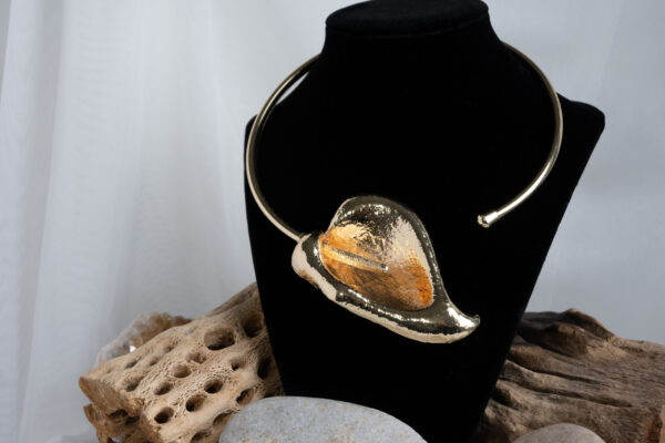 Tulip/Leaf Shaped Necklace