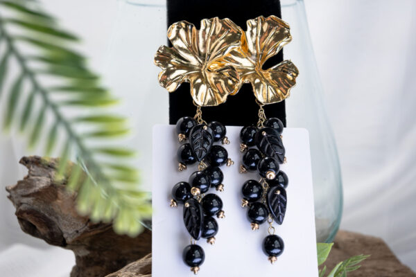 Flower Black Tassel