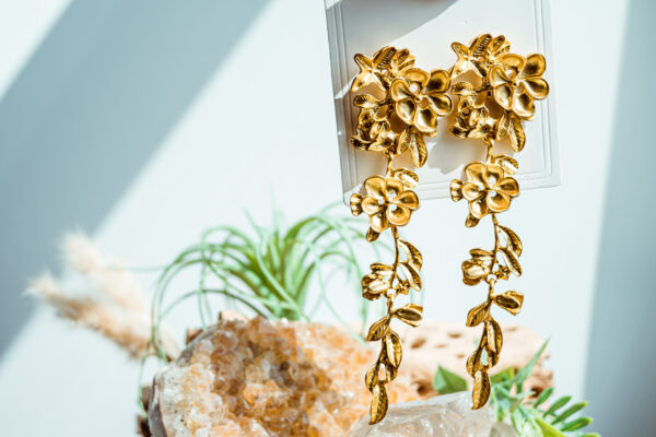 Gold Flower Shape Drop
